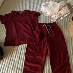 fabletics scrub set